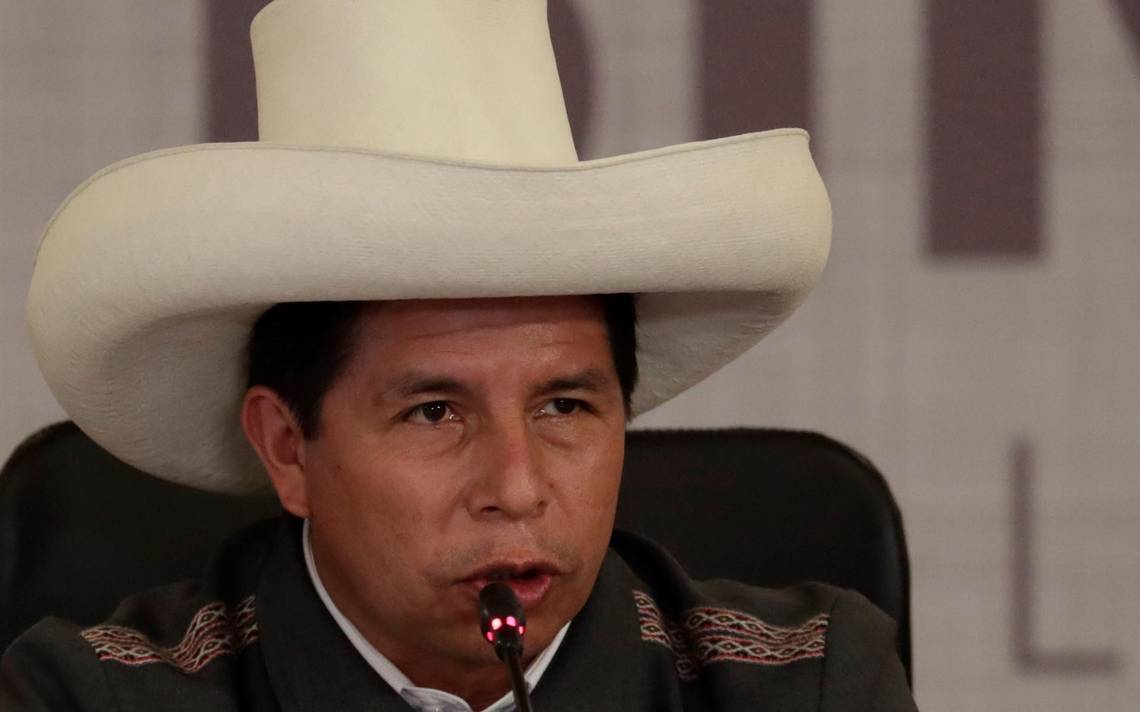 Pedro Castillo llega al Congreso peruano para defenderse de la moción de destitución Pedro Castillo llega al Congreso peruano para defenderse de la moción de destitución