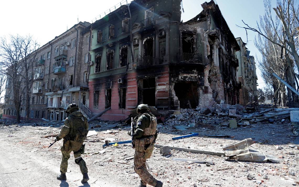 Ucrania dice que decenas de miles de personas han muerto en Mariúpol y acusa a Rusia de abusos Ucrania dice que decenas de miles de personas han muerto en Mariúpol y acusa a Rusia de abusos